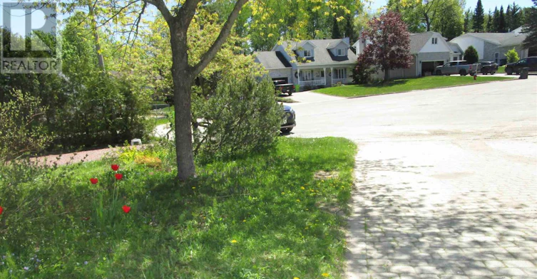 27 Plummer Court, Sault Ste. Marie, ON, P6B 6E4 - 2