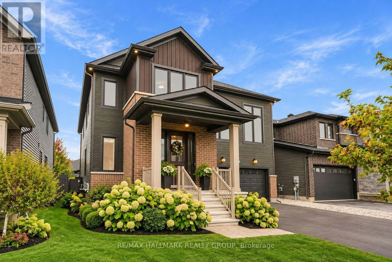 709 Coast Circle, Manotick, ON, K4M 0N2