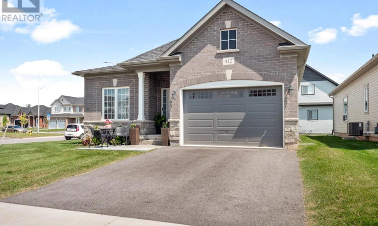 412 Hummel Crescent