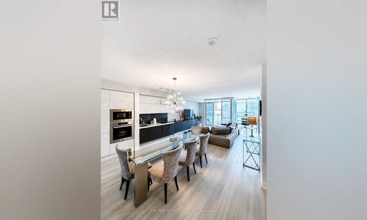 202-151 Dan Leckie Way