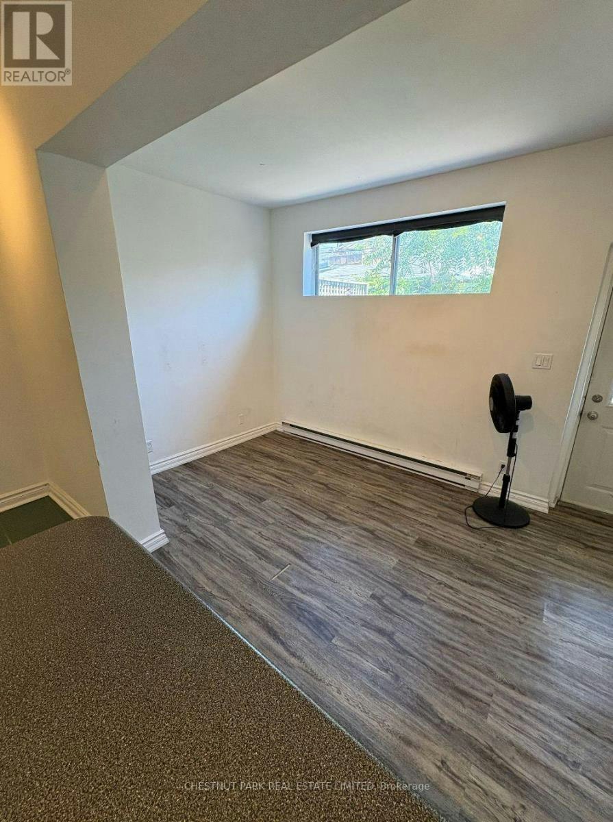 MAIN FLOOR-435 Manning Avenue, Toronto, ON, M6G 2V6 - 11