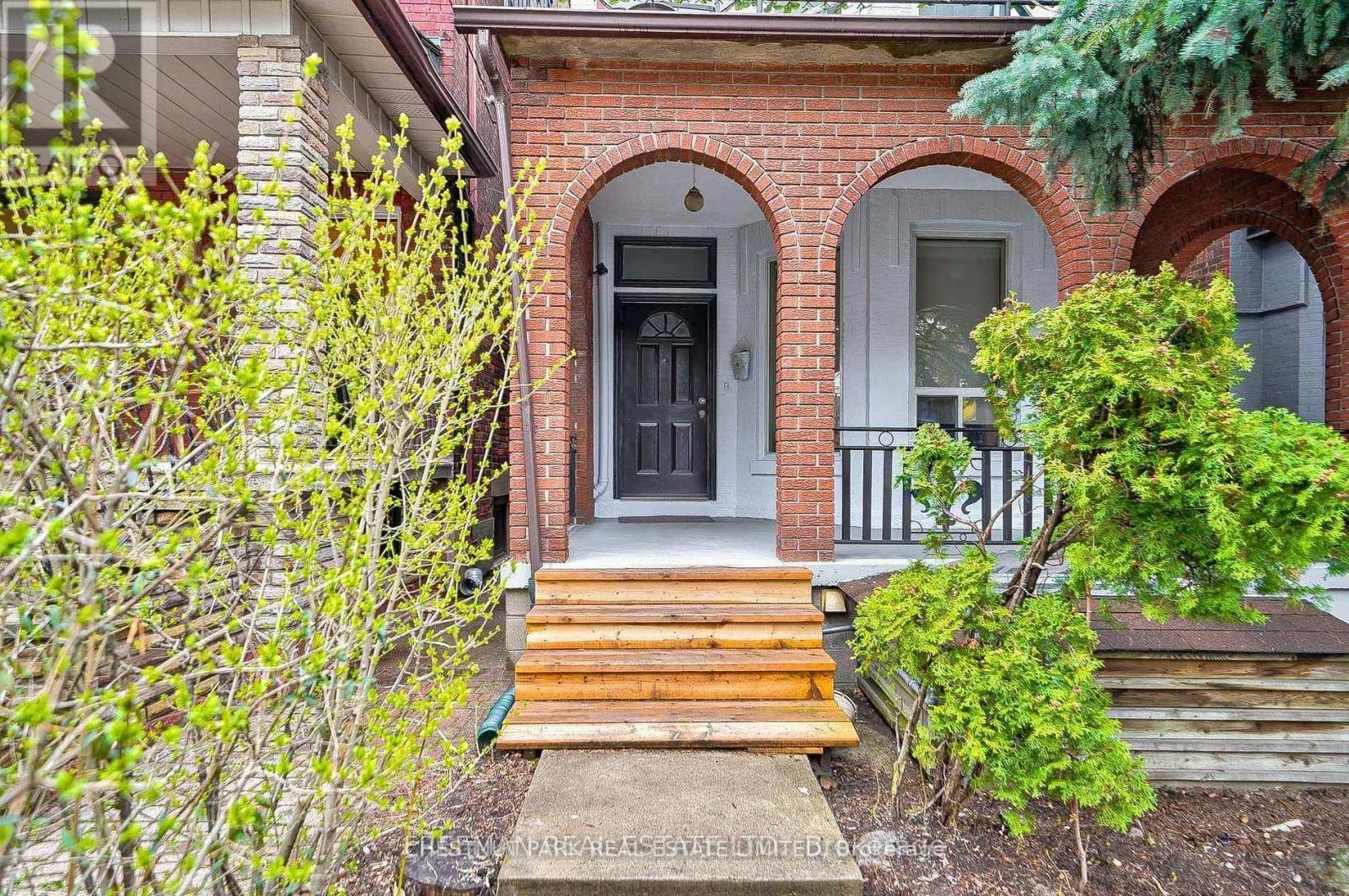 MAIN FLOOR-435 Manning Avenue, Toronto, ON, M6G 2V6 - 2