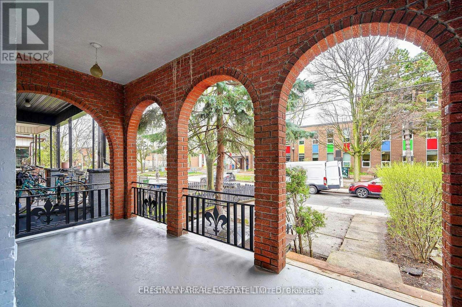 MAIN FLOOR-435 Manning Avenue, Toronto, ON, M6G 2V6 - 4