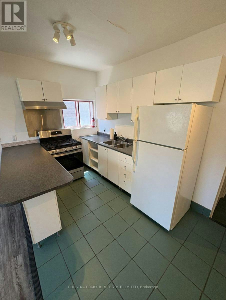 MAIN FLOOR-435 Manning Avenue, Toronto, ON, M6G 2V6 - 14