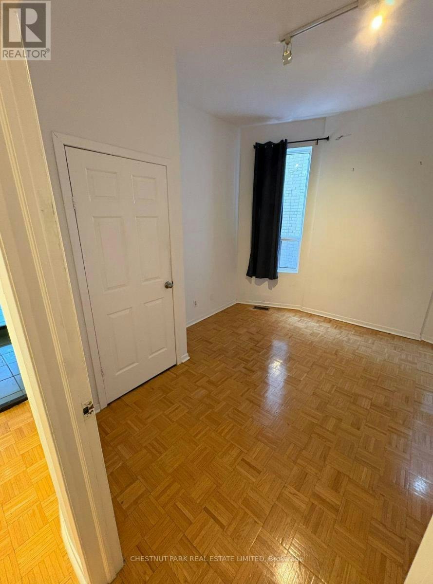 MAIN FLOOR-435 Manning Avenue, Toronto, ON, M6G 2V6 - 13