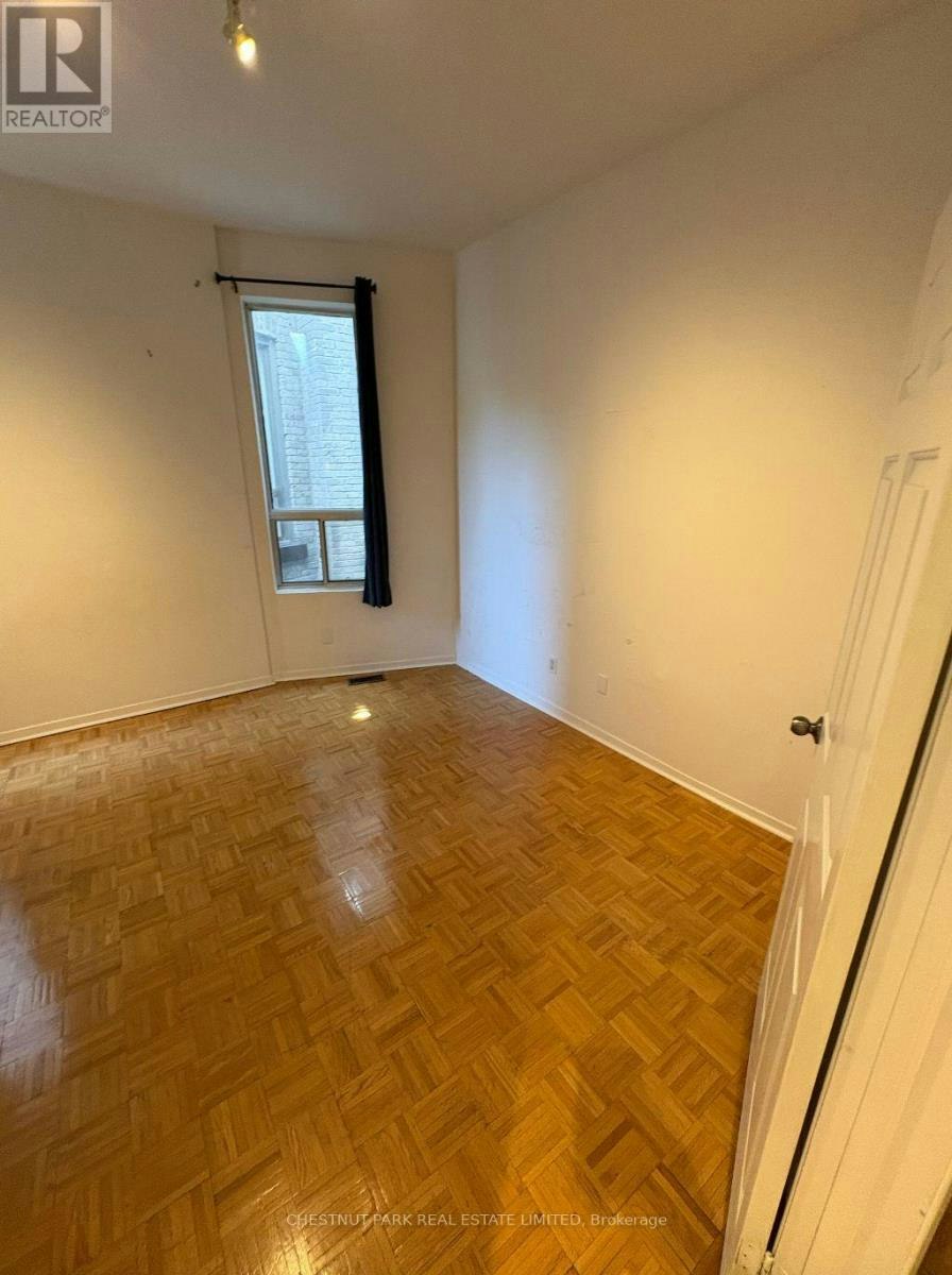 MAIN FLOOR-435 Manning Avenue, Toronto, ON, M6G 2V6 - 10