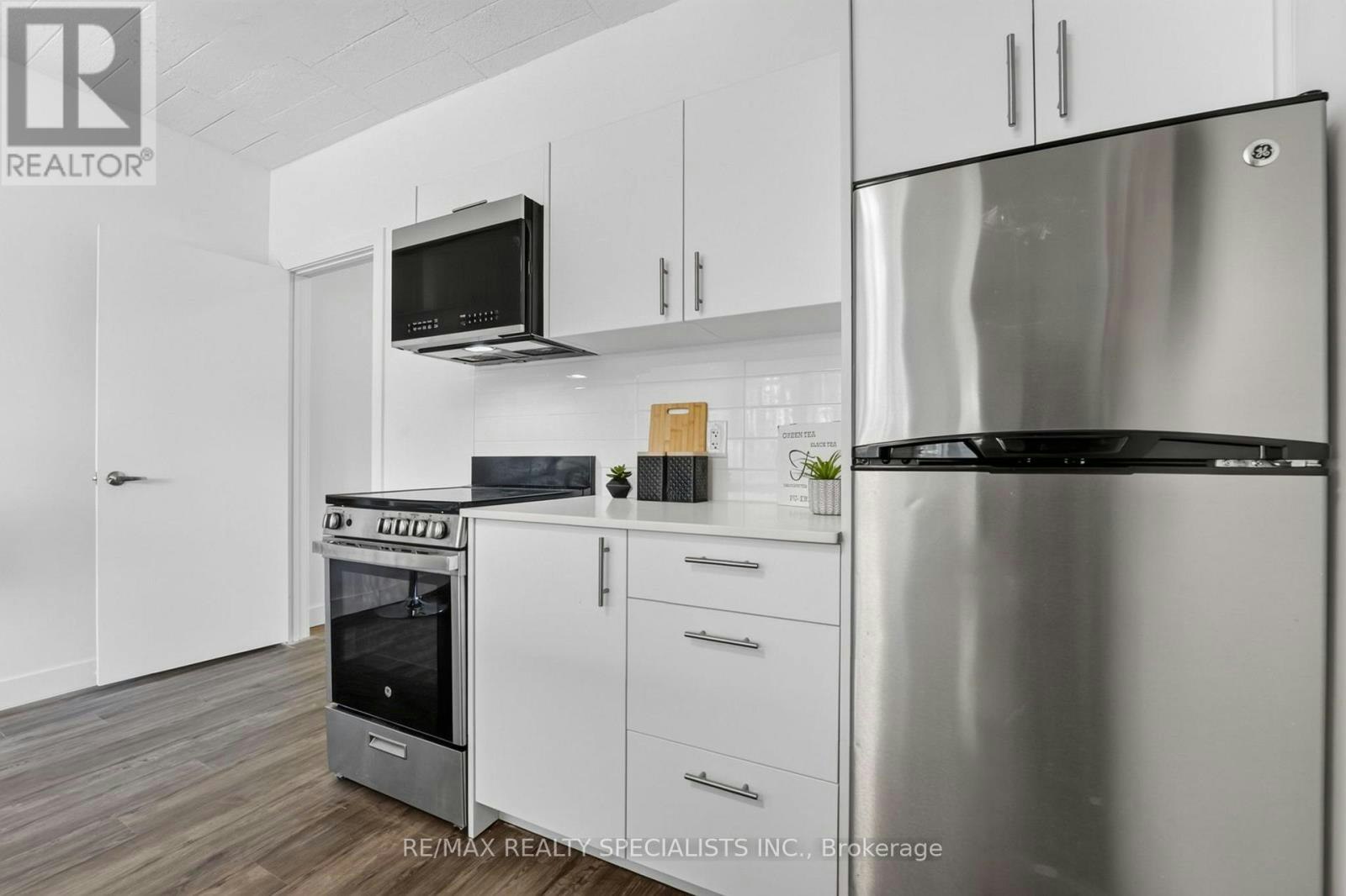 11-44 Queenston Street, St. Catharines, ON, L2R 2Y9 - 11