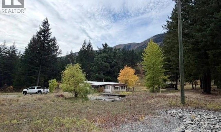 2625 Botanie Creek Road