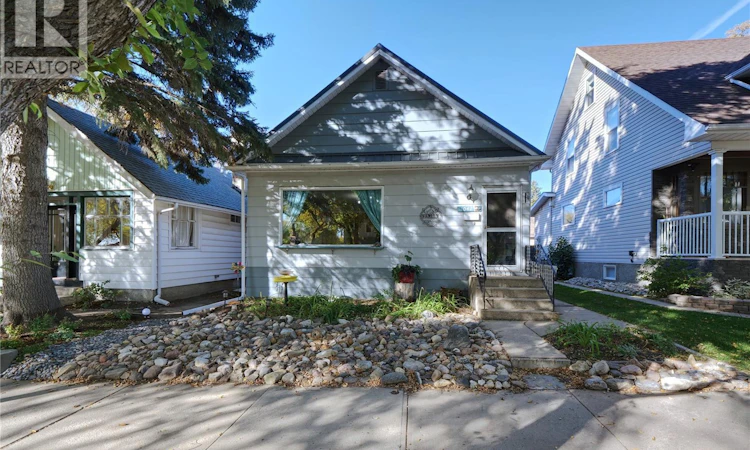 1042 Algoma Avenue
