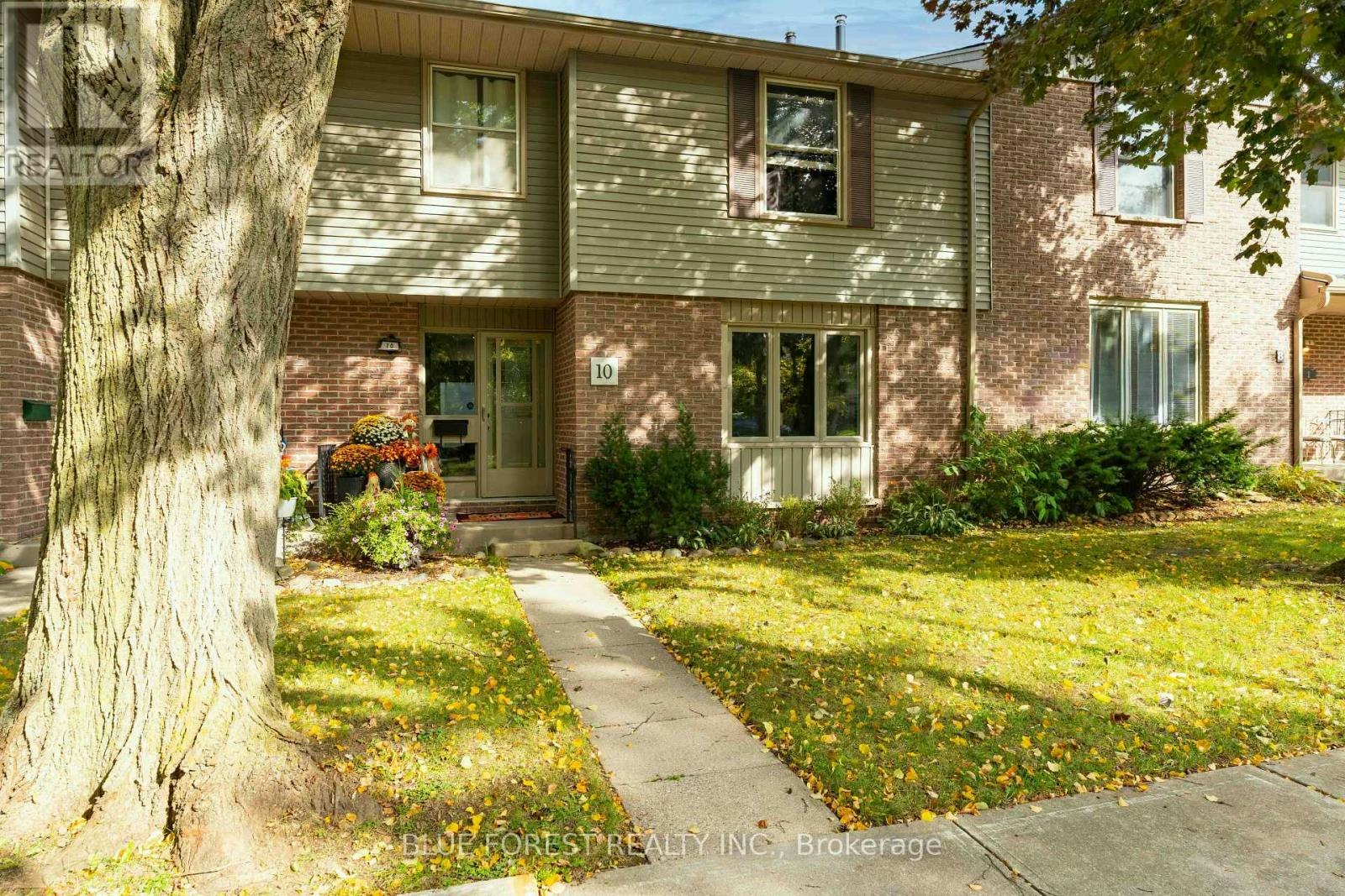 10 Berkshire Court, London, ON, N6J 3N7
