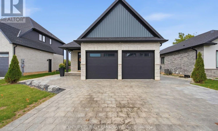 12 Briscoe Crescent
