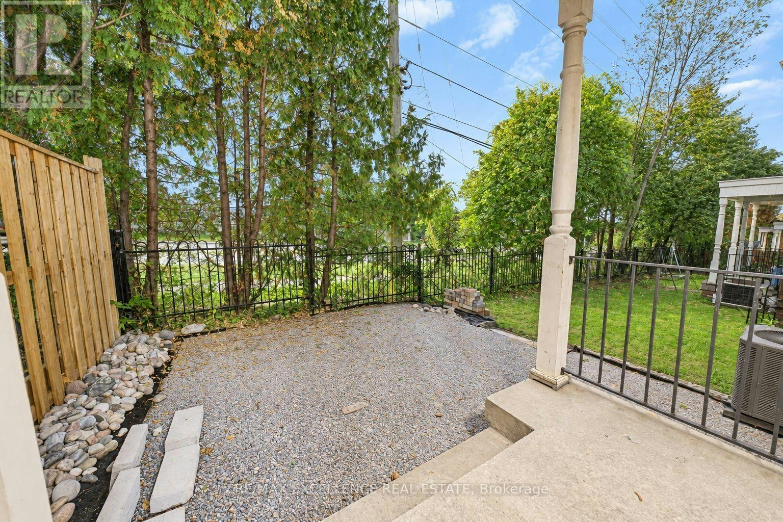 2371 Clearside Court, Pickering, ON, L1X 2T9 - 9