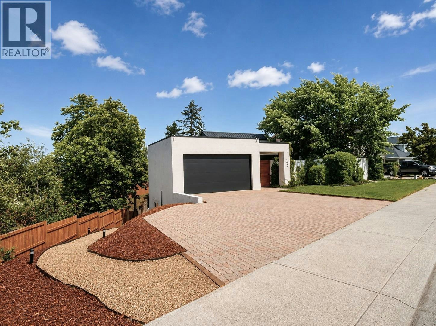 1922 Glen Gary Drive, Kamloops, BC, V2E 1R4
