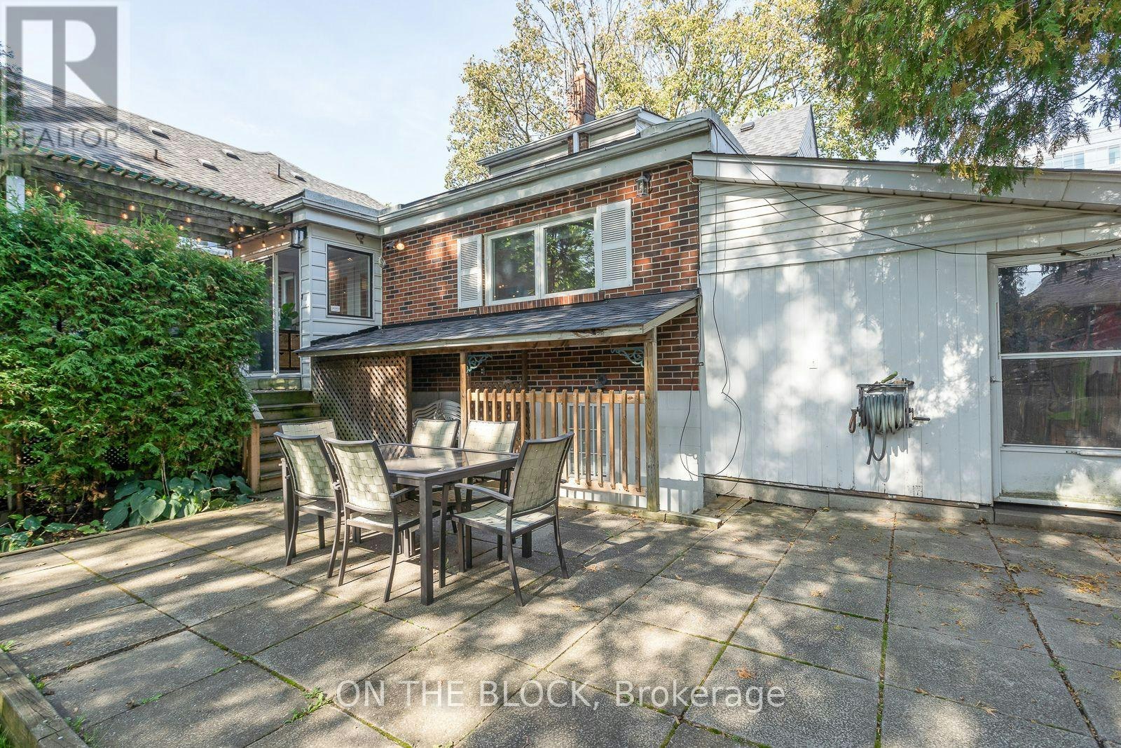 21 Craigmore Crescent, Toronto, ON, M2N 2Y2 - 23