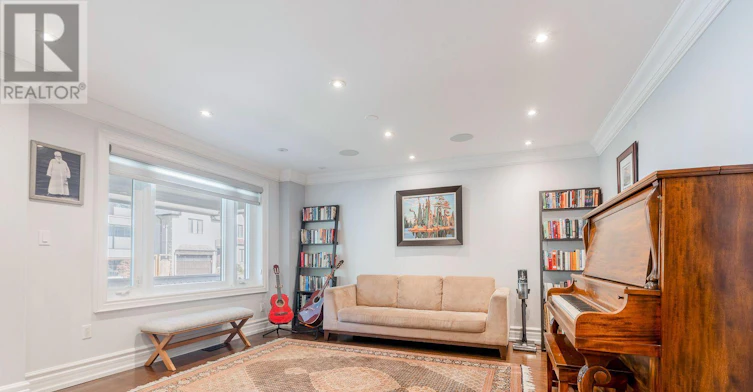 21 Craigmore Crescent, Toronto, ON, M2N 2Y2 - 3
