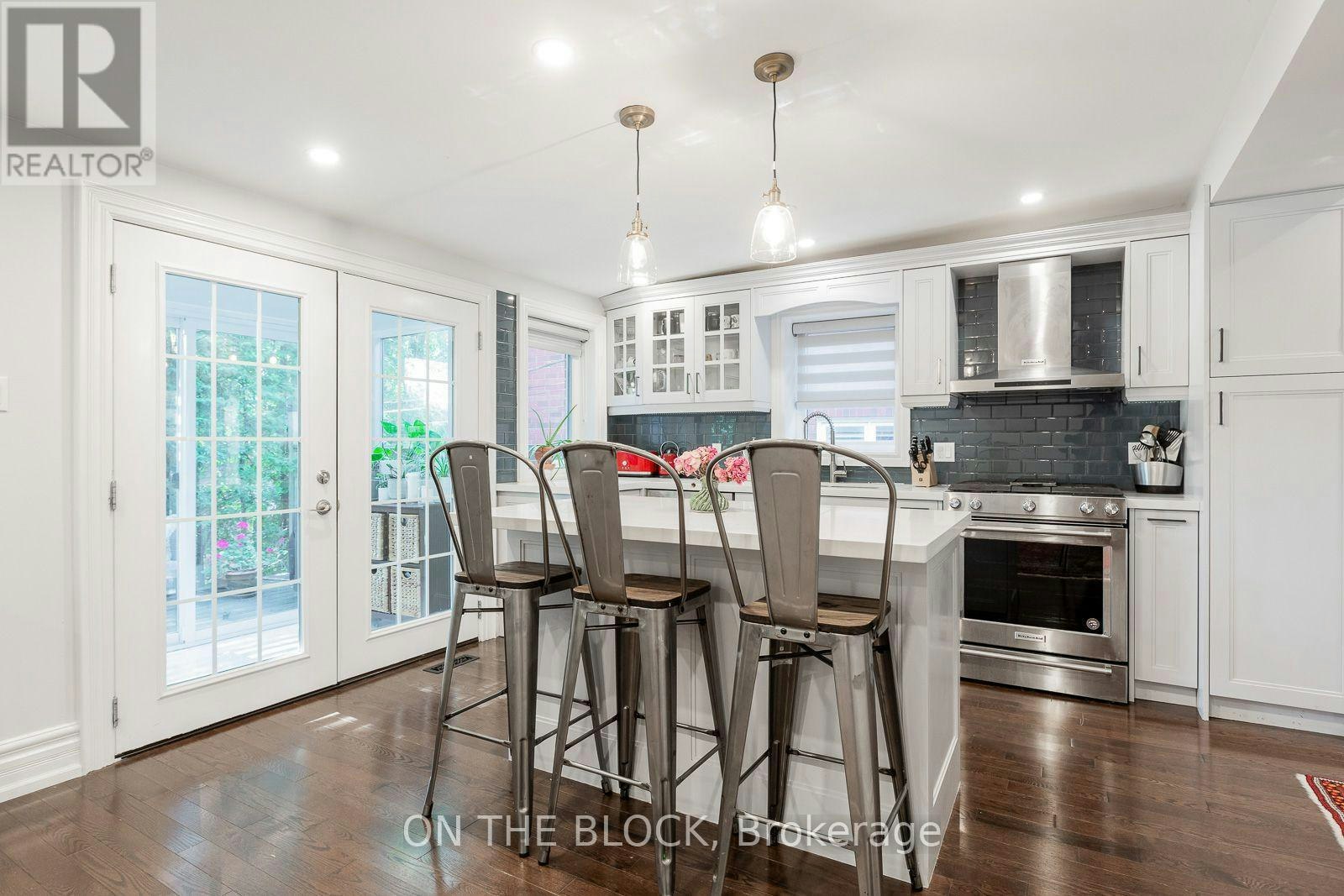 21 Craigmore Crescent, Toronto, ON, M2N 2Y2 - 11