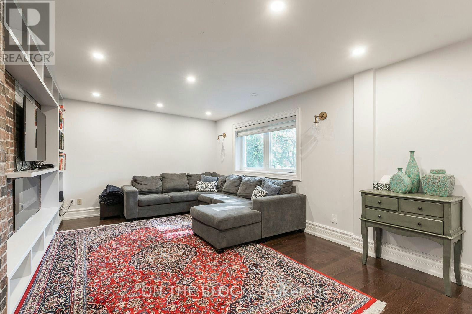 21 Craigmore Crescent, Toronto, ON, M2N 2Y2 - 16
