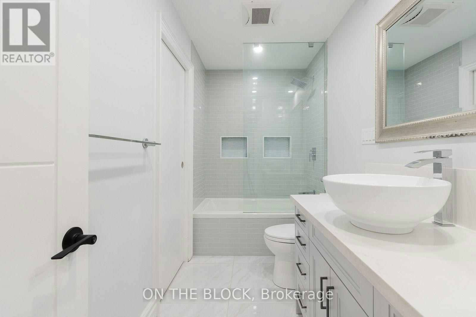 21 Craigmore Crescent, Toronto, ON, M2N 2Y2 - 8