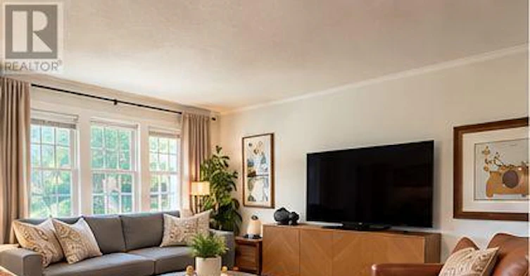 119 Glenvale Boulevard, Toronto, ON, M4G 2W1 - 2