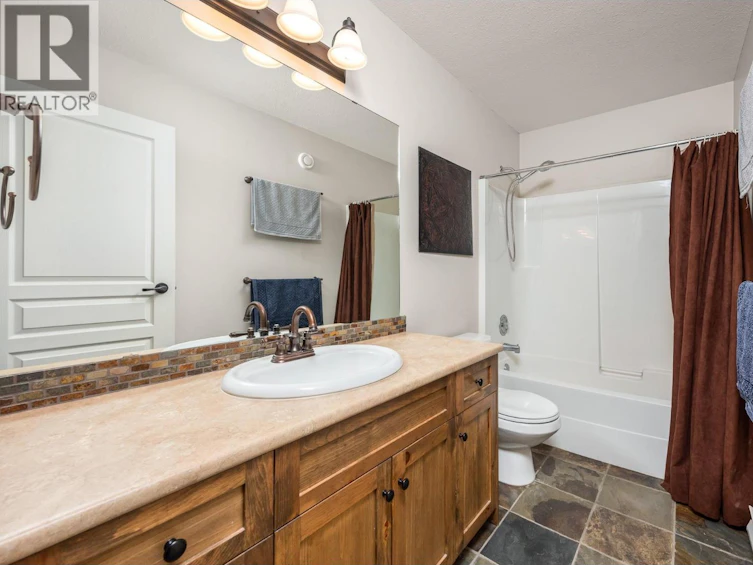 720 Monashee Court, Armstrong, BC, V1B 0S5 - 31