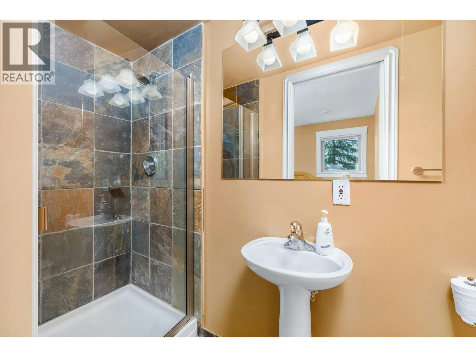 720 Monashee Court, Armstrong, BC, V1B 0S5 - 45