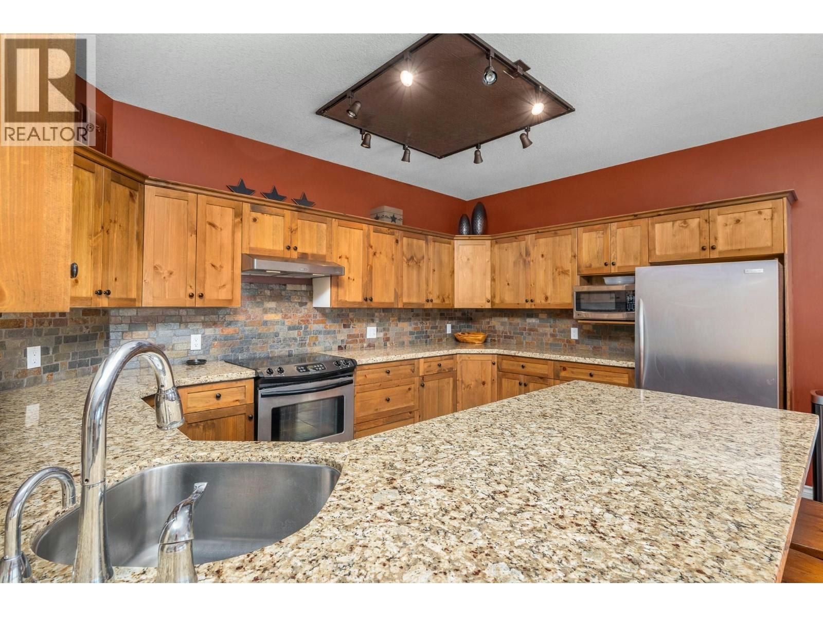 720 Monashee Court, Armstrong, BC, V1B 0S5 - 20