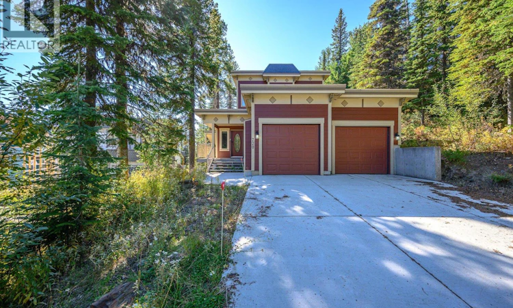 720 Monashee Court