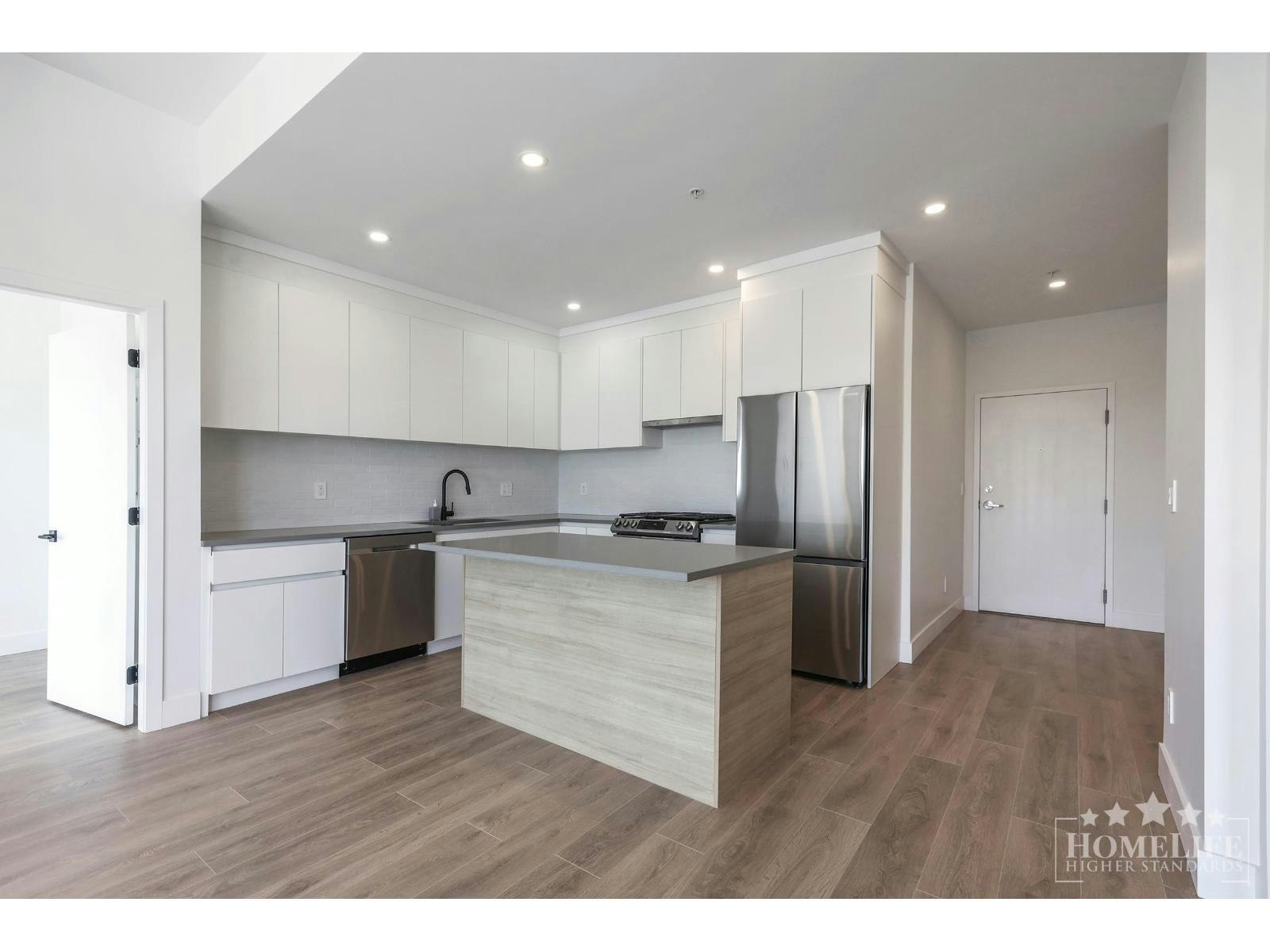 403-8496 120 Street, Surrey, BC, V3W 3N5 - 9