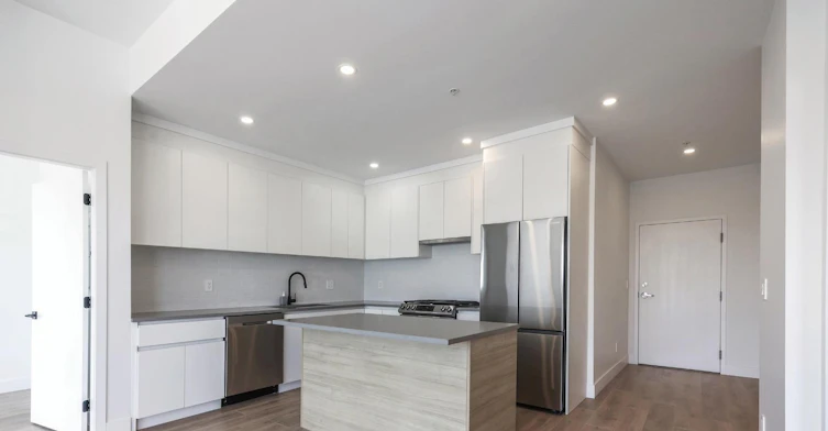 403-8496 120 Street, Surrey, BC, V3W 3N5 - 9