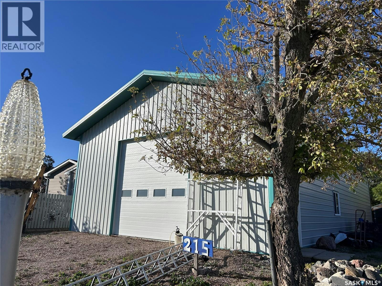 215 1st Street, North Portal, SK, S0C 1W0