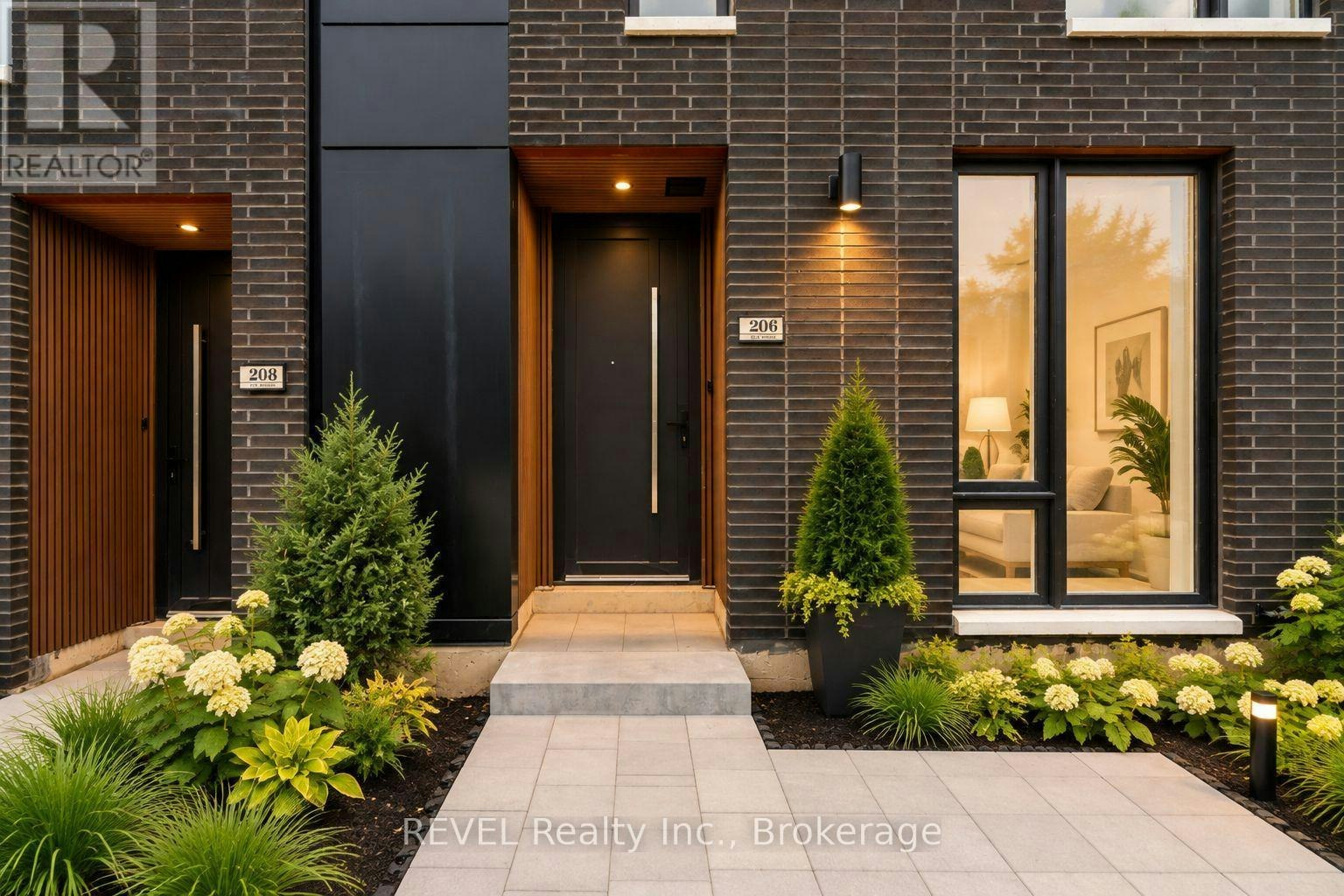 206 Ellis Street, St. Catharines, ON, L2P 2G3 3