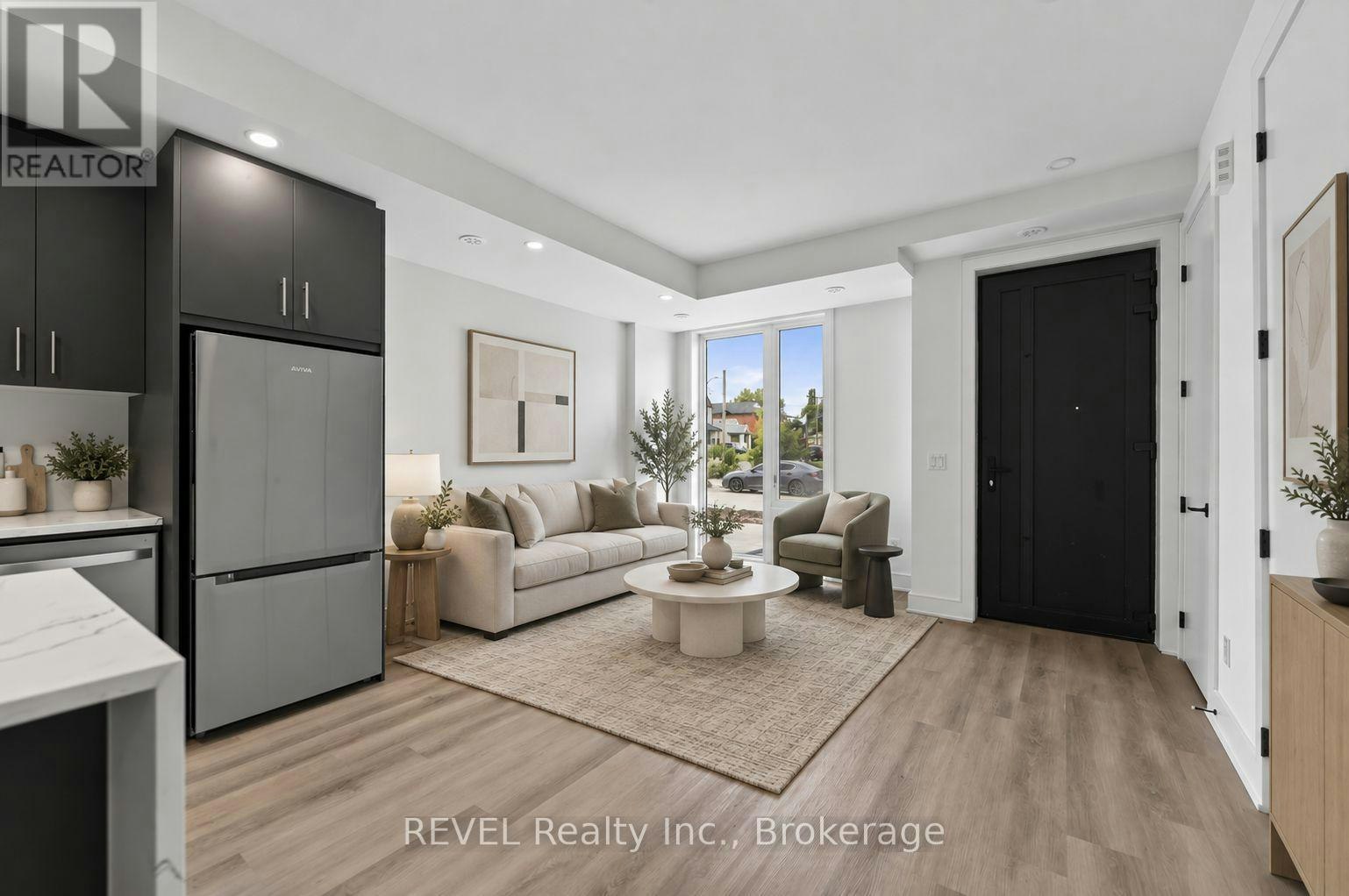 206 Ellis Street, St. Catharines, ON, L2P 2G3 4