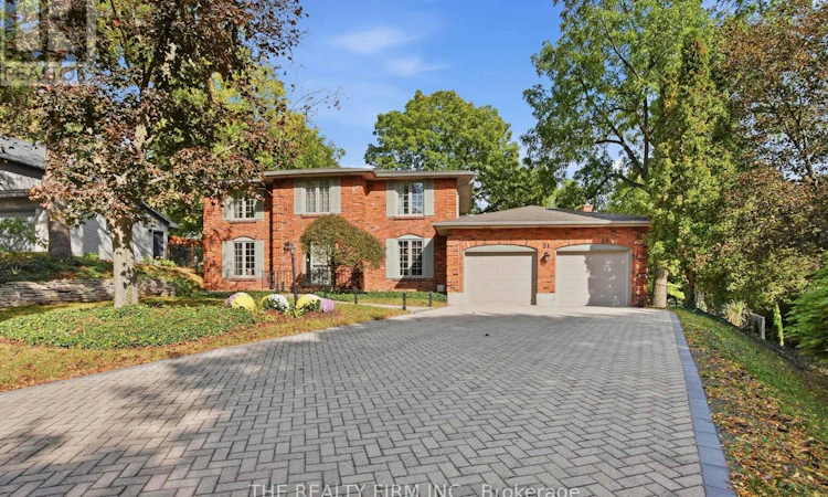 51 Hampton Crescent