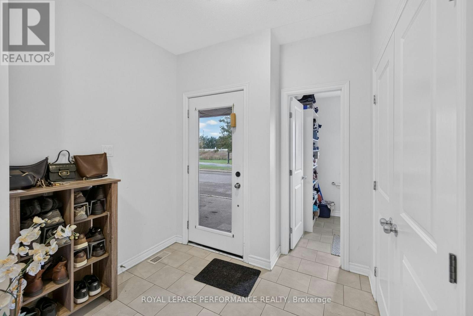 105 Chaperal Private, Ottawa, ON, K4A 0Y2 - 4