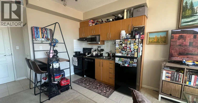 602-9298 University Crescent, Burnaby, BC, V5A 4X8 - 3
