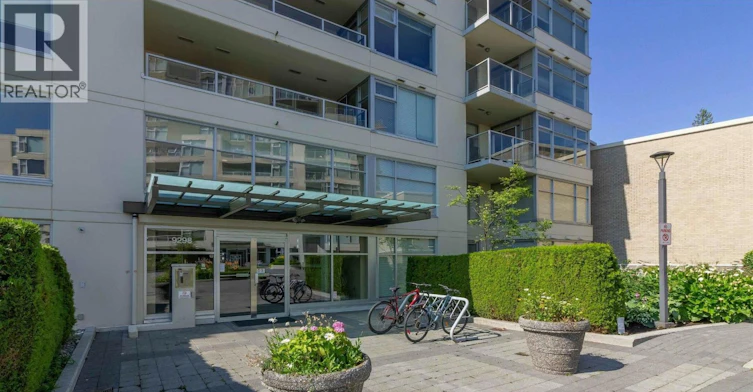 602-9298 University Crescent, Burnaby, BC, V5A 4X8 - 11
