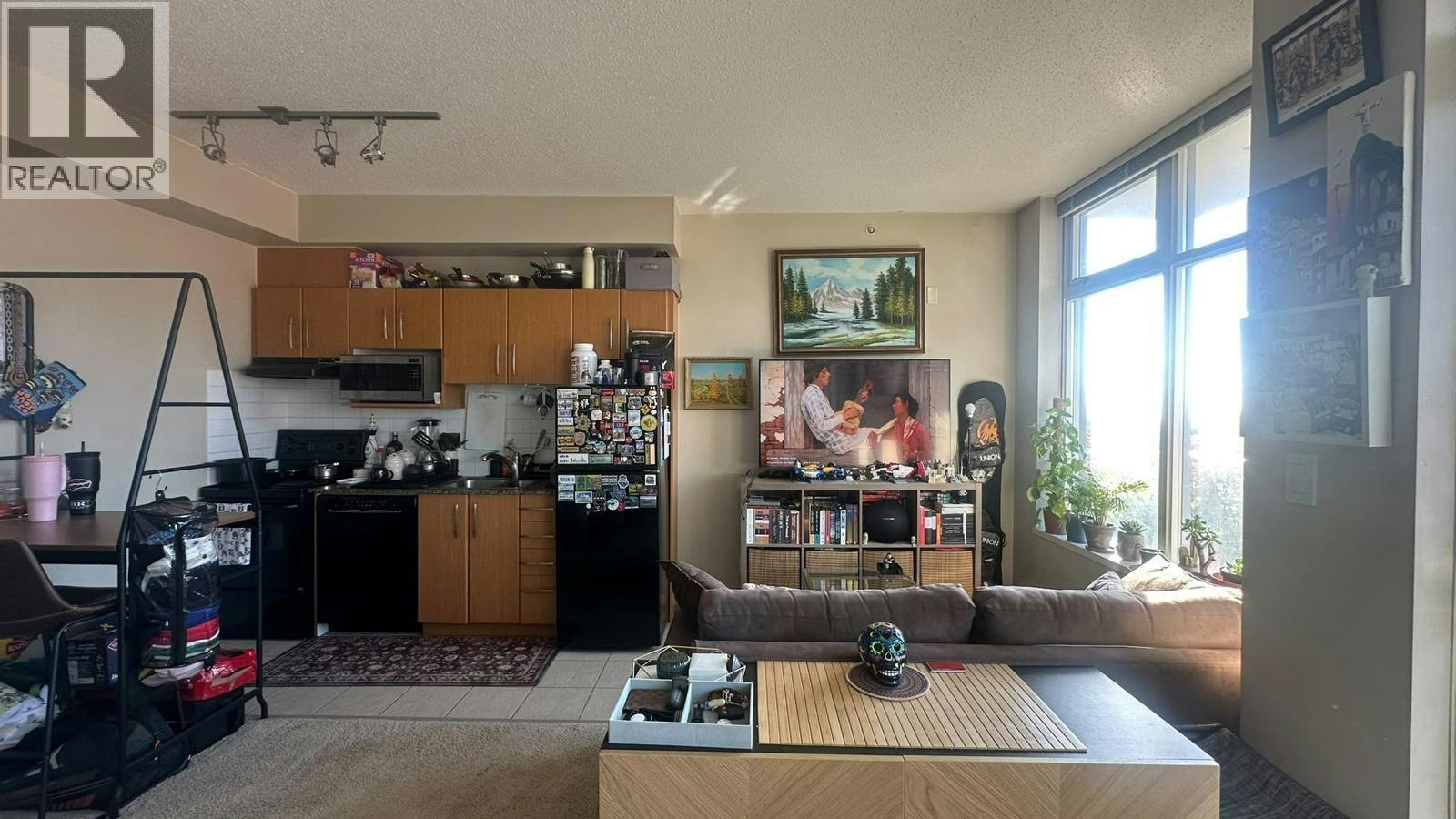 602-9298 University Crescent, Burnaby, BC, V5A 4X8 5