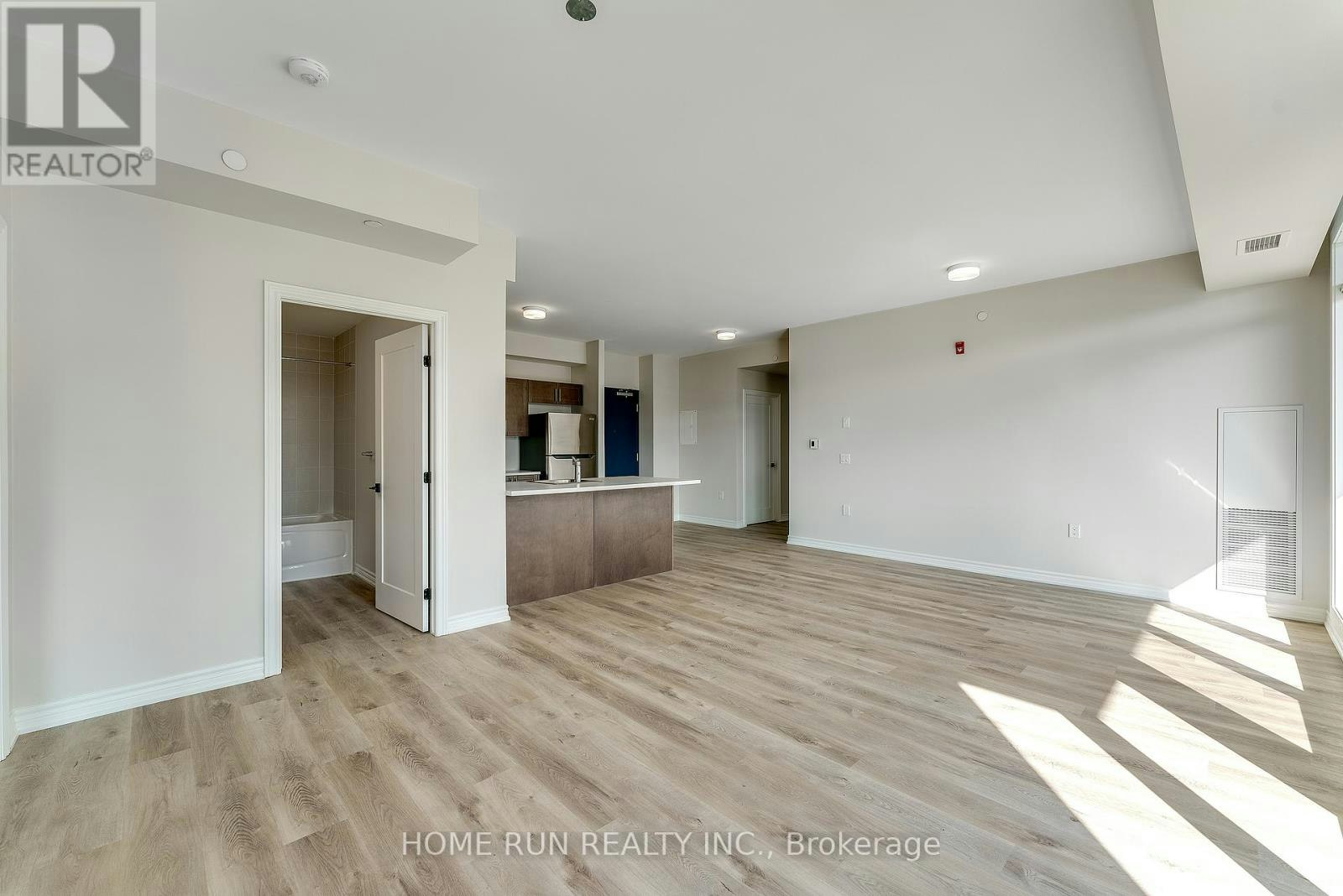 302-397 Codds Road, Ottawa, ON, K1K 5C7 - 9