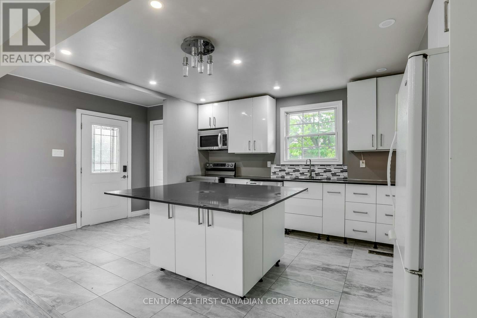 MAIN-63 Renny Crescent, London, ON, N6E 2C4 - 9