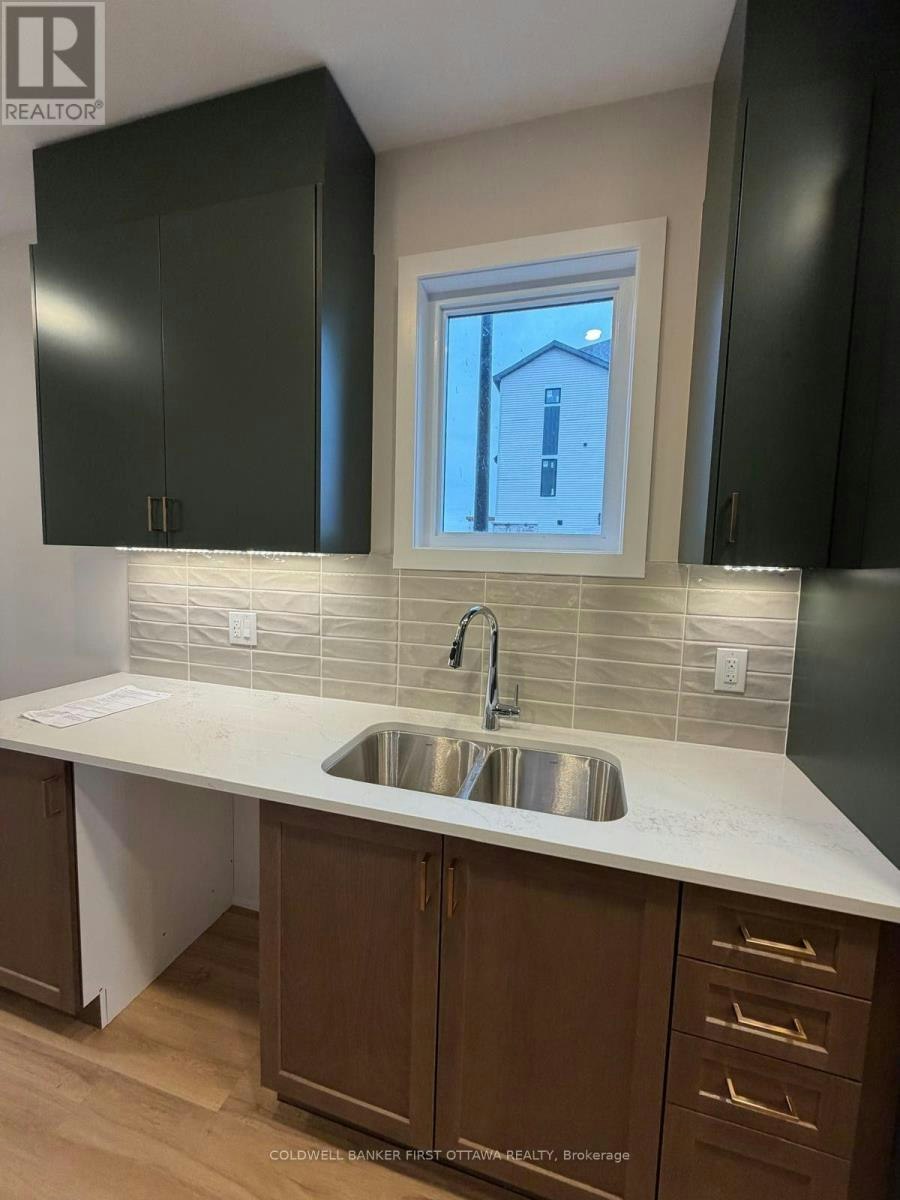 330 Stargrass Private, Ottawa, ON, K2J 6R8 - 7