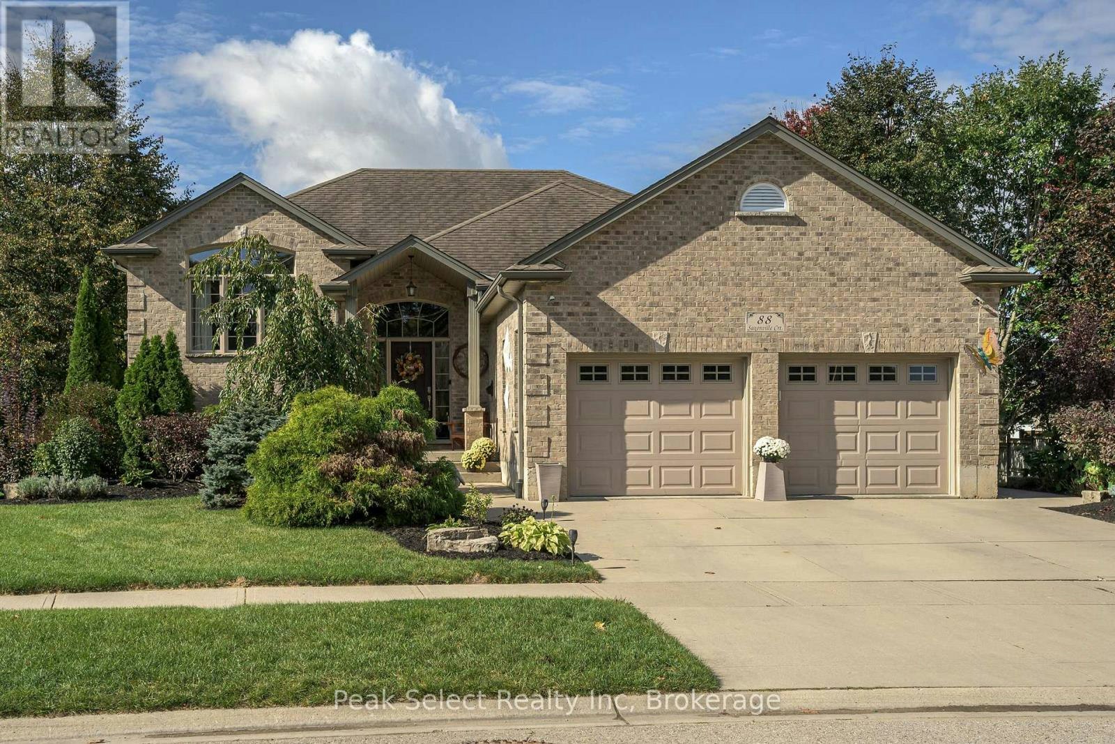 88 Saxonville Court, Strathroy, ON, N7G 4M1