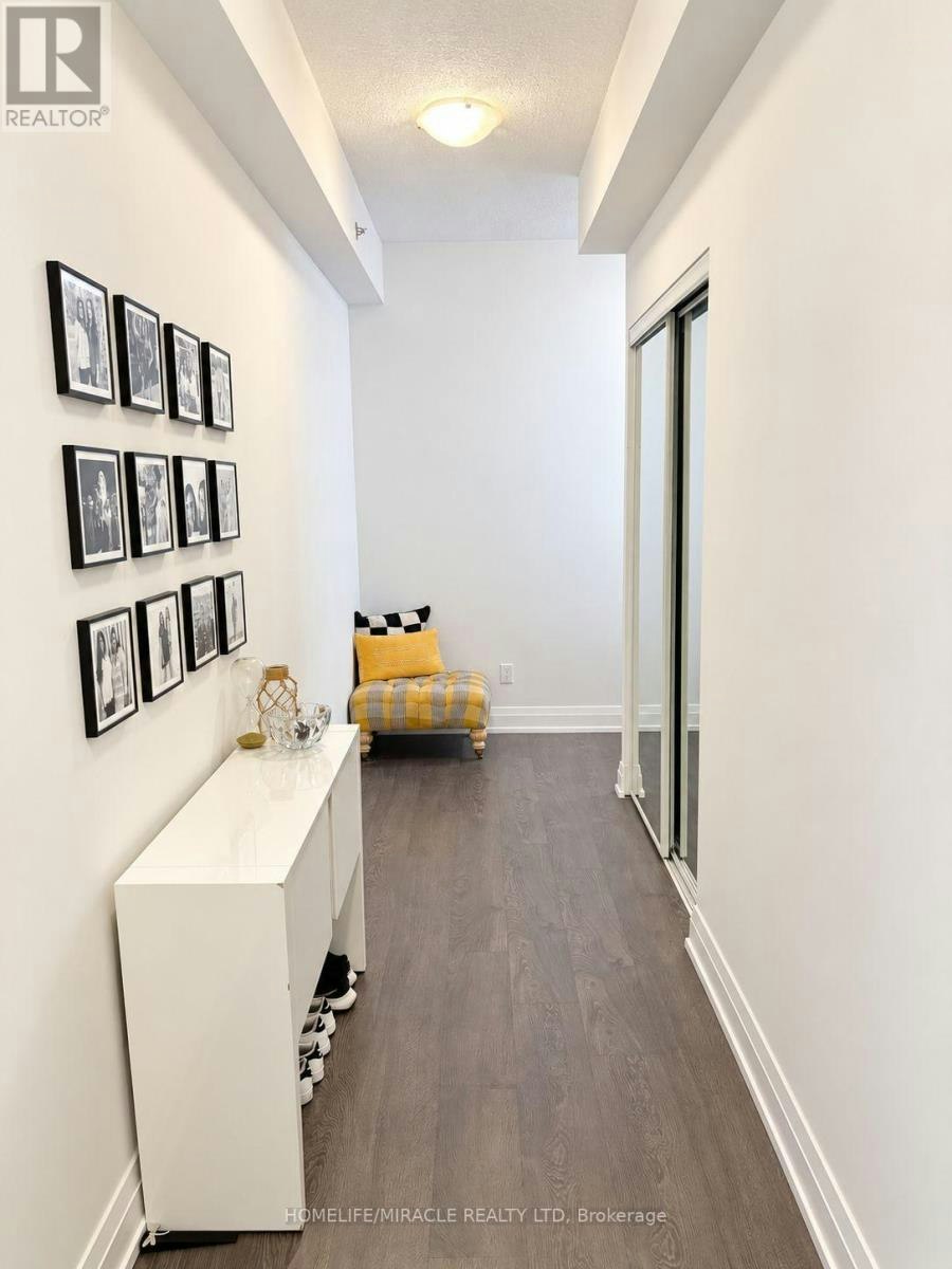911-65 Speers Road, Oakville, ON, L6K 0J1 - 4