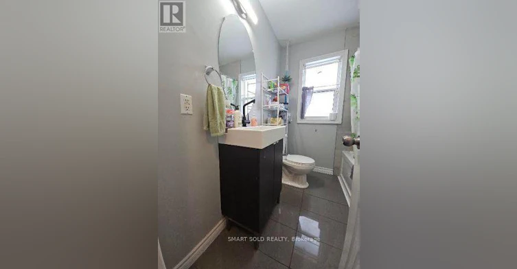 MAIN LEVEL-711 Dunlop Street W, Whitby, ON, L1N 1V4 - 9