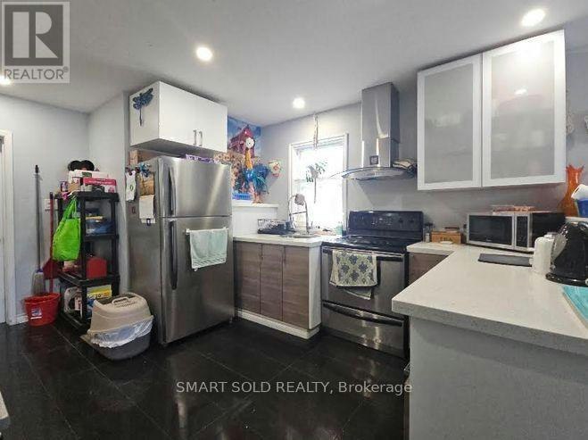 MAIN LEVEL-711 Dunlop Street W, Whitby, ON, L1N 1V4 - 4