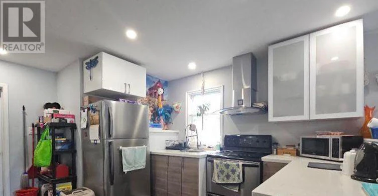 MAIN LEVEL-711 Dunlop Street W, Whitby, ON, L1N 1V4 - 4