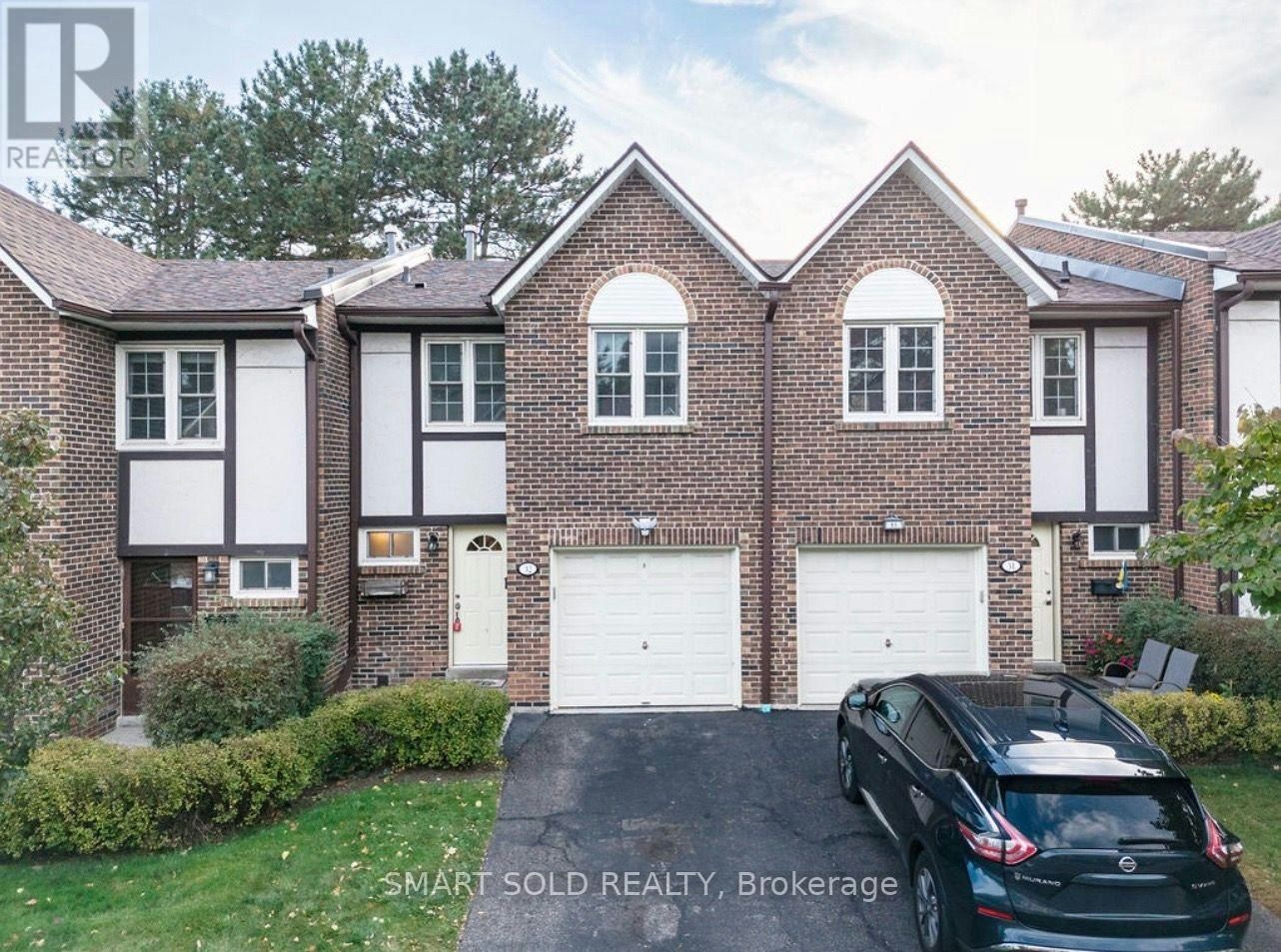 32-2120 Rathburn Road E, Mississauga, ON, L4W 2S8