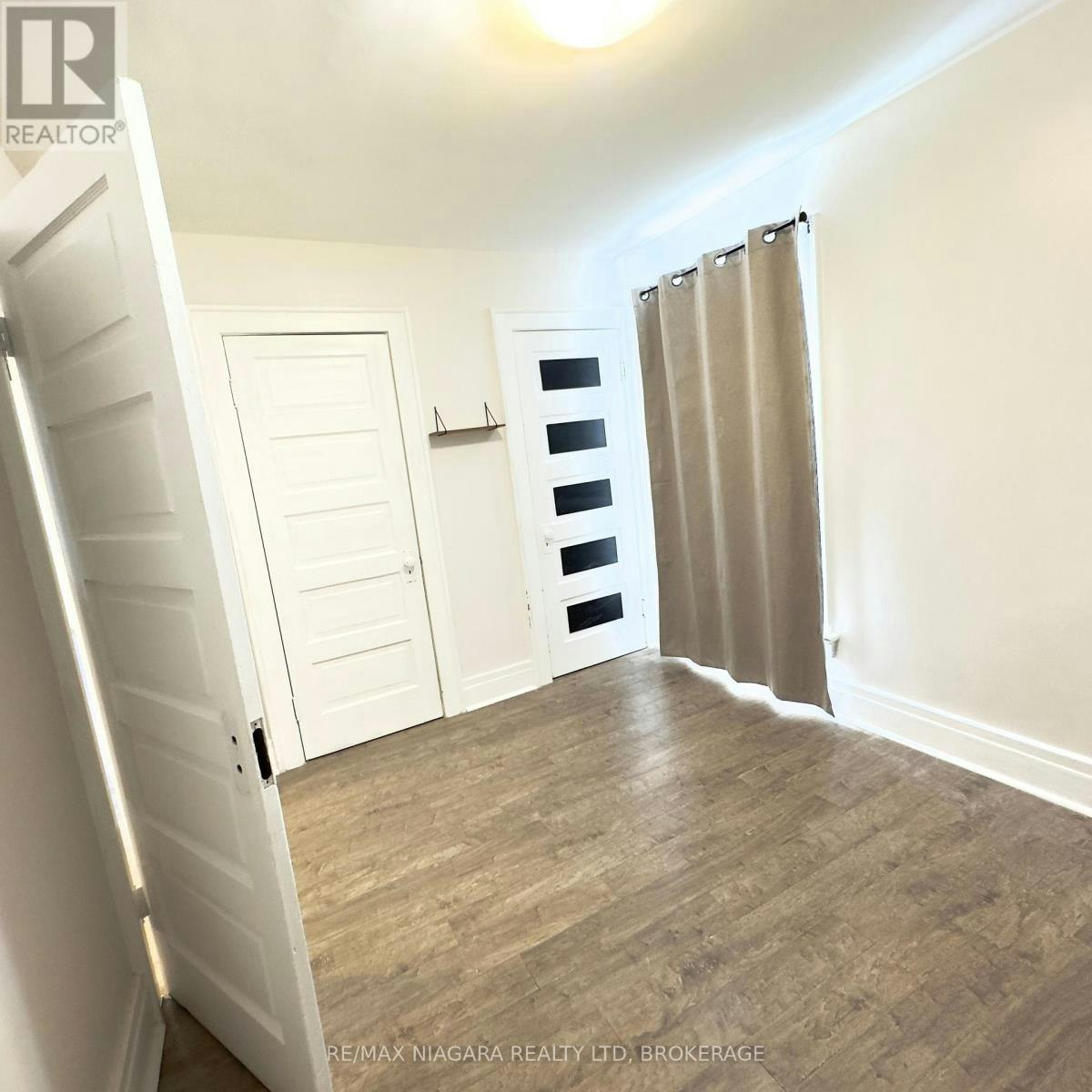 4825 Crysler Avenue, Niagara Falls, ON, L2E 3W3 - 11