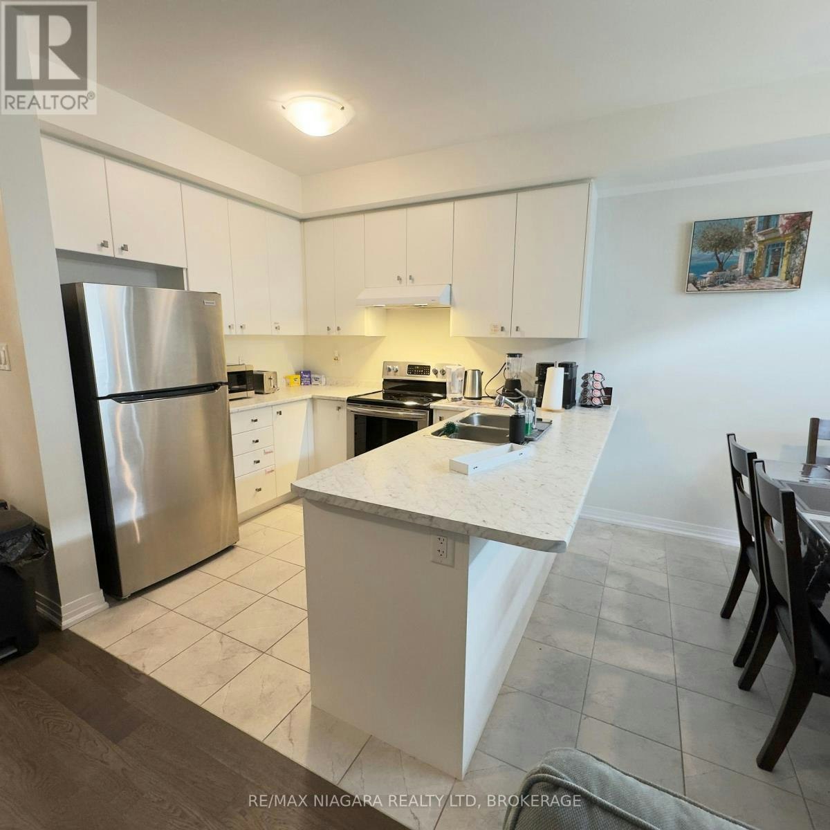 20 Velvet Way, Thorold, ON, L2V 0P3 - 3