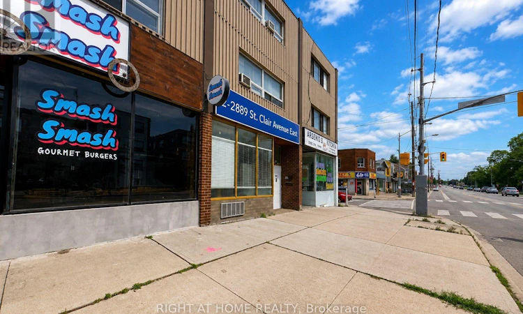 C-2889 St Clair Avenue E