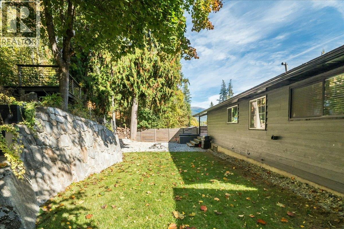 1765 Ridgewood Road, Nelson, BC, V1L 6J9 - 12